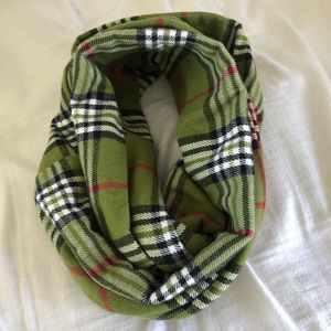Infinity scarf